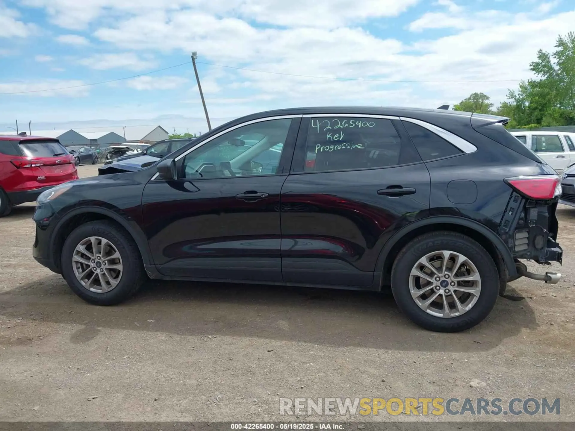 14 Photograph of a damaged car 1FMCU0G6XNUA47642 FORD ESCAPE 2022