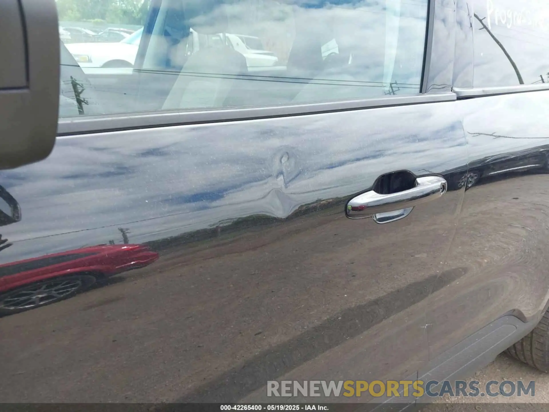 18 Photograph of a damaged car 1FMCU0G6XNUA47642 FORD ESCAPE 2022