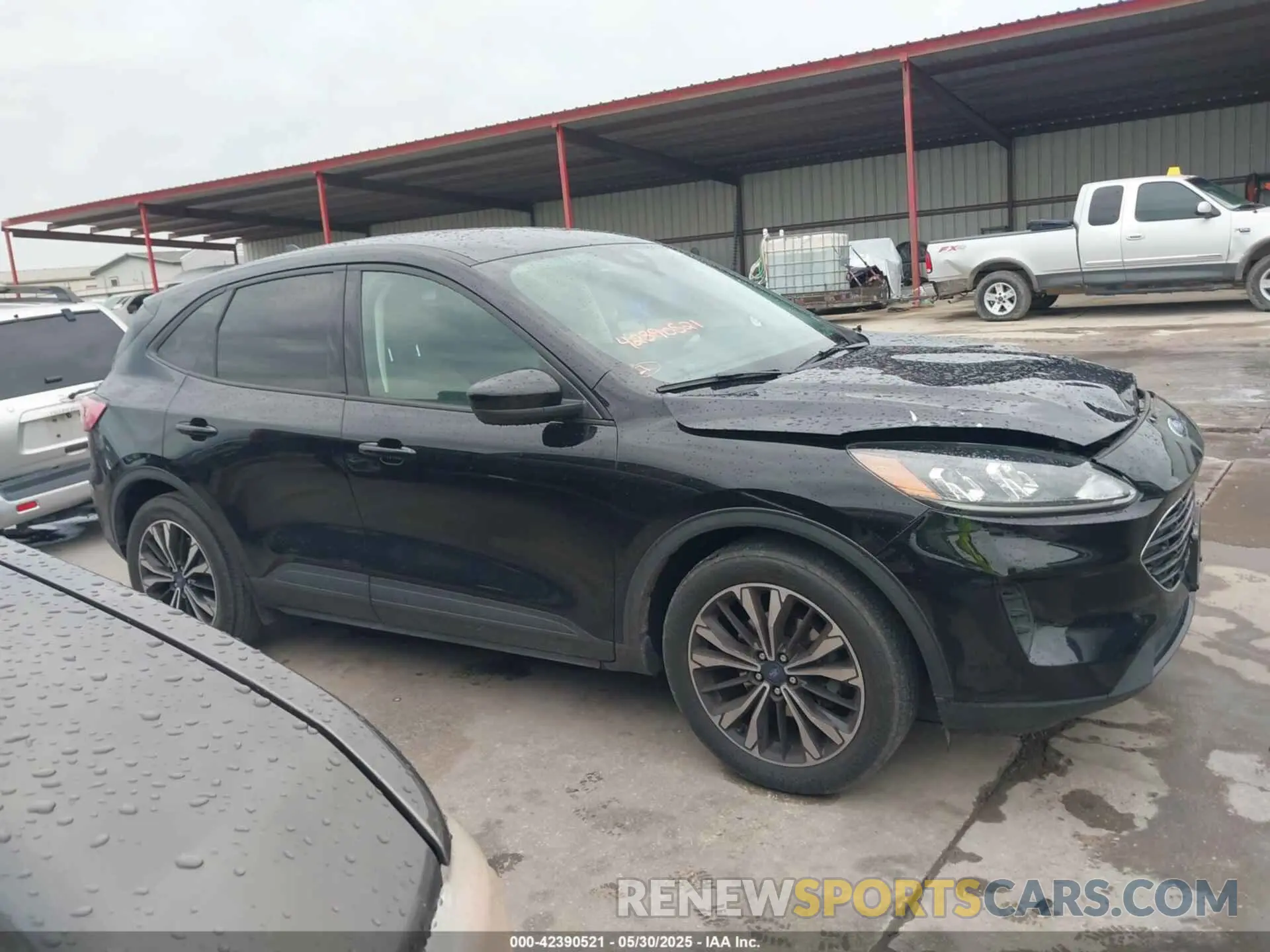 13 Photograph of a damaged car 1FMCU0G6XNUB18144 FORD ESCAPE 2022