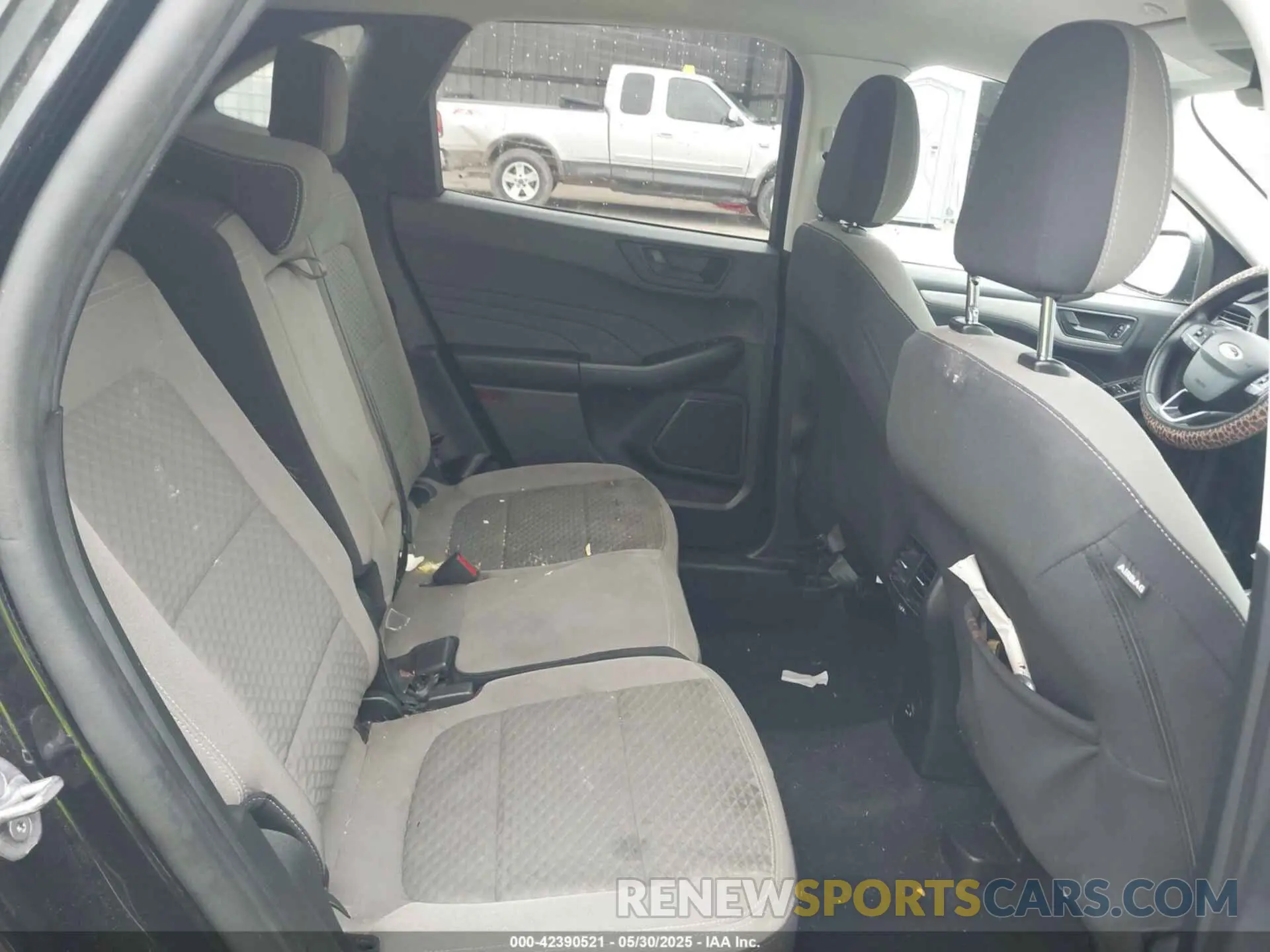 8 Photograph of a damaged car 1FMCU0G6XNUB18144 FORD ESCAPE 2022