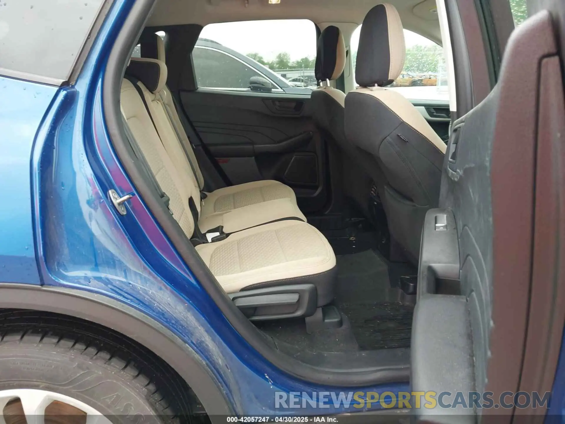 8 Photograph of a damaged car 1FMCU0G6XNUB39141 FORD ESCAPE 2022