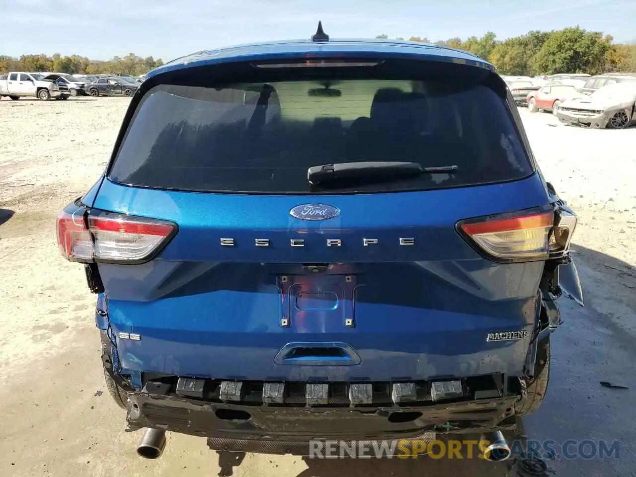 6 Photograph of a damaged car 1FMCU0G6XNUB63214 FORD ESCAPE 2022