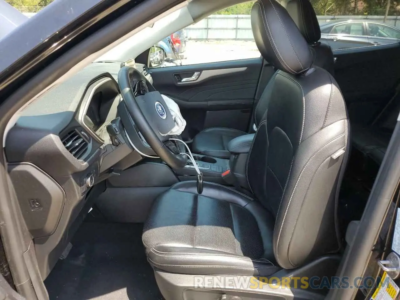 7 Photograph of a damaged car 1FMCU0H60NUB30124 FORD ESCAPE 2022