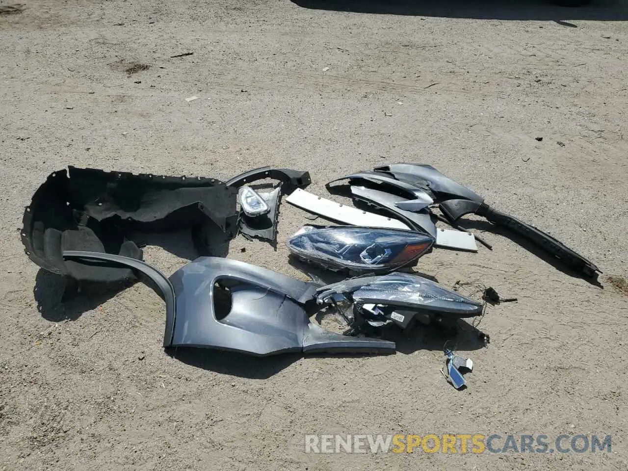 13 Photograph of a damaged car 1FMCU0H60NUB60935 FORD ESCAPE 2022