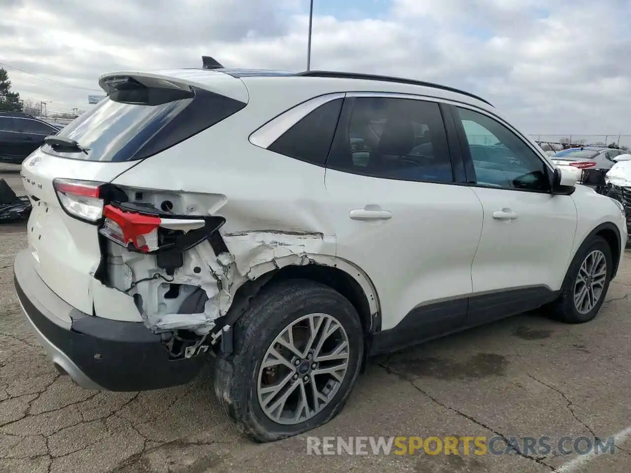 3 Photograph of a damaged car 1FMCU0H61NUA02765 FORD ESCAPE 2022