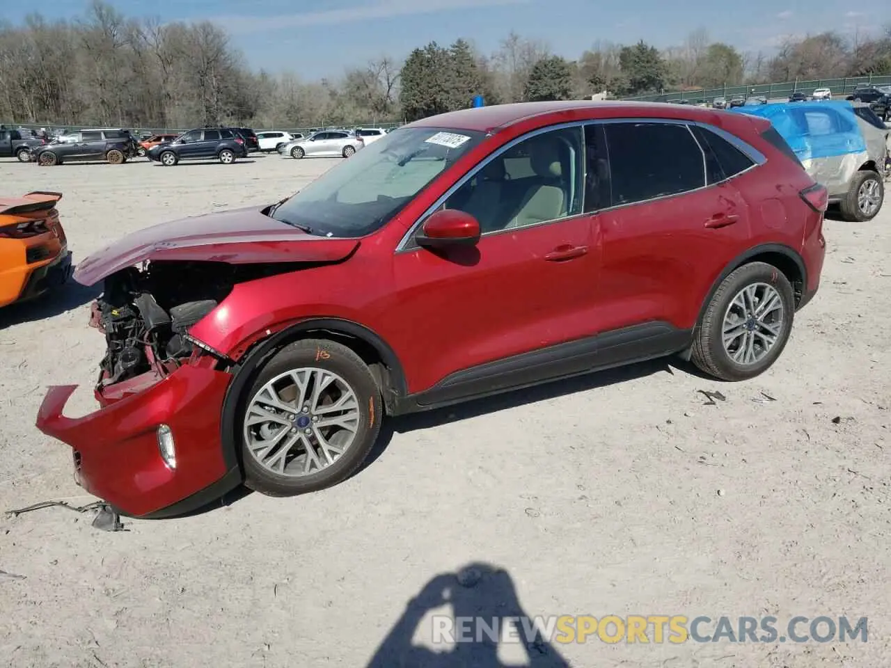 1 Photograph of a damaged car 1FMCU0H61NUA28718 FORD ESCAPE 2022