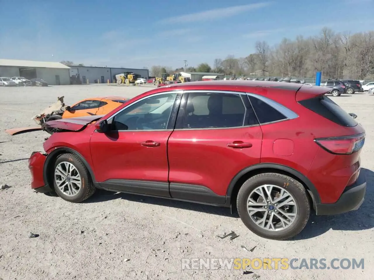 2 Photograph of a damaged car 1FMCU0H61NUA28718 FORD ESCAPE 2022