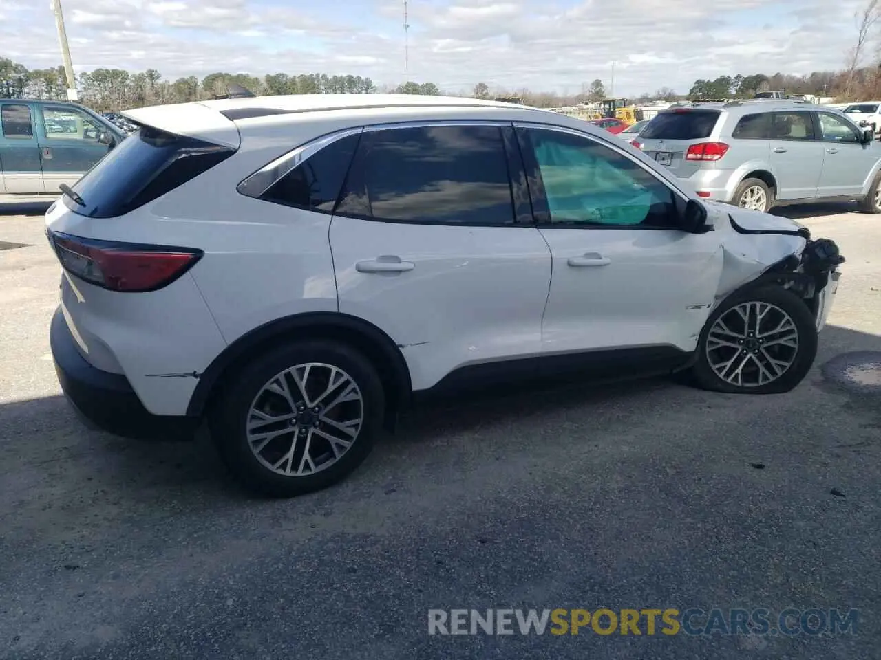 3 Photograph of a damaged car 1FMCU0H61NUA48080 FORD ESCAPE 2022