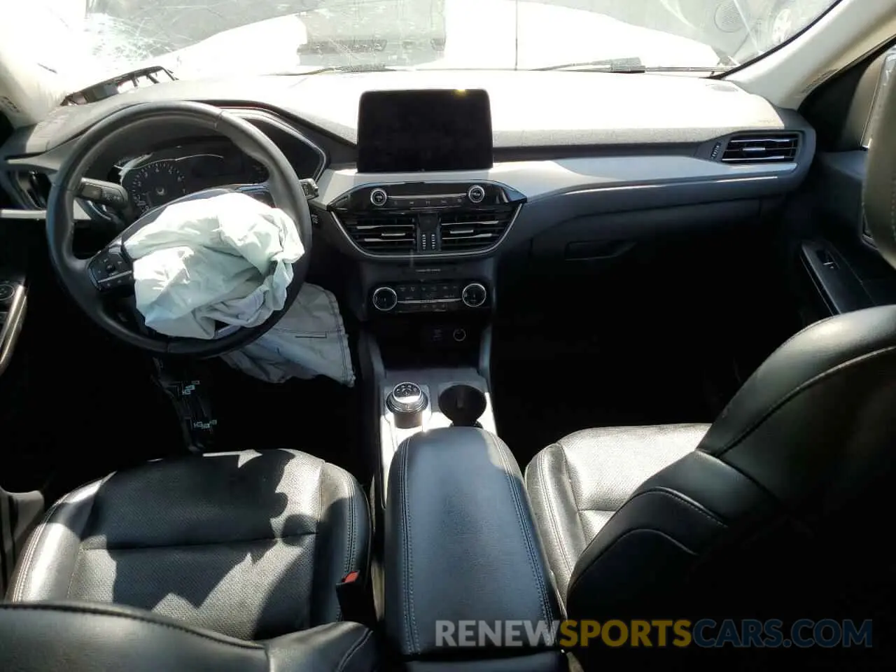 8 Photograph of a damaged car 1FMCU0H61NUA65994 FORD ESCAPE 2022