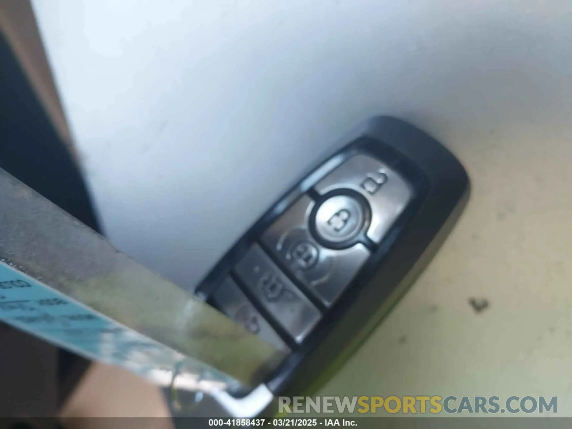 11 Photograph of a damaged car 1FMCU0H61NUB35798 FORD ESCAPE 2022
