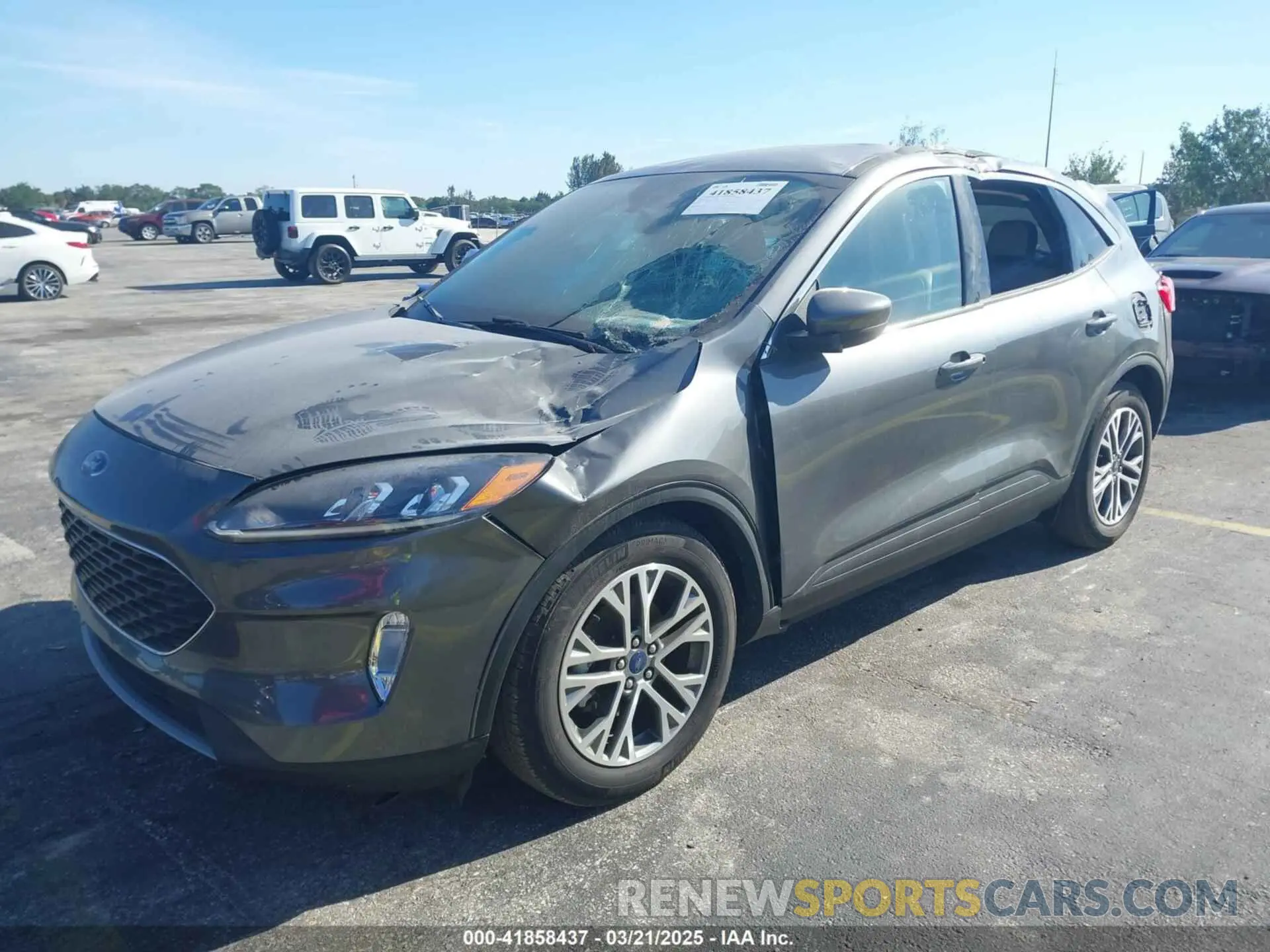 2 Photograph of a damaged car 1FMCU0H61NUB35798 FORD ESCAPE 2022