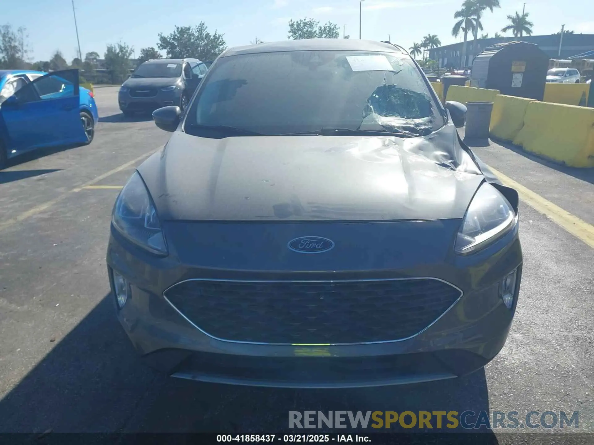 6 Photograph of a damaged car 1FMCU0H61NUB35798 FORD ESCAPE 2022