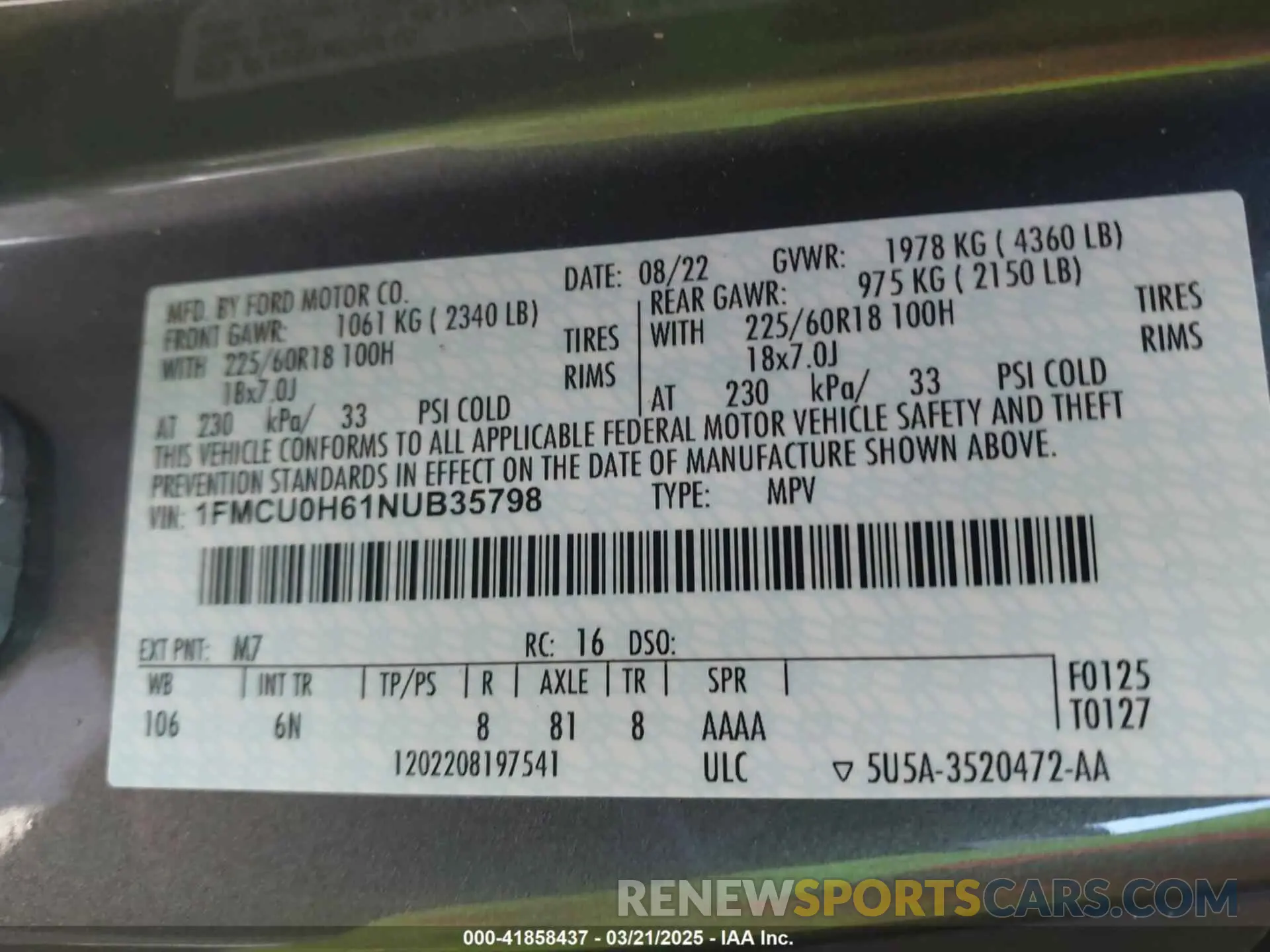 9 Photograph of a damaged car 1FMCU0H61NUB35798 FORD ESCAPE 2022