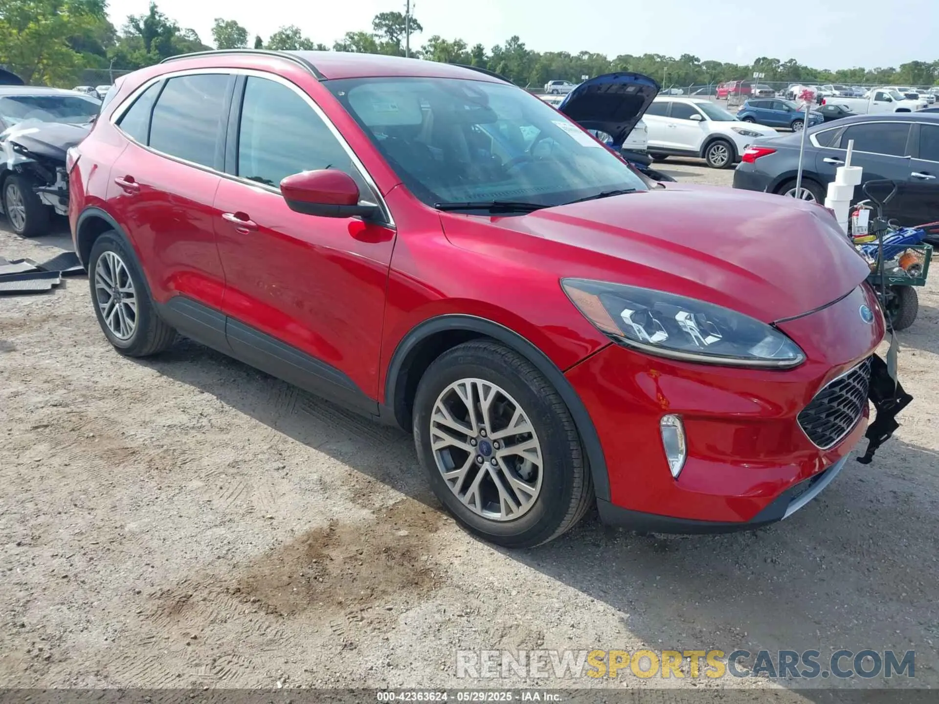 1 Photograph of a damaged car 1FMCU0H62NUA53837 FORD ESCAPE 2022