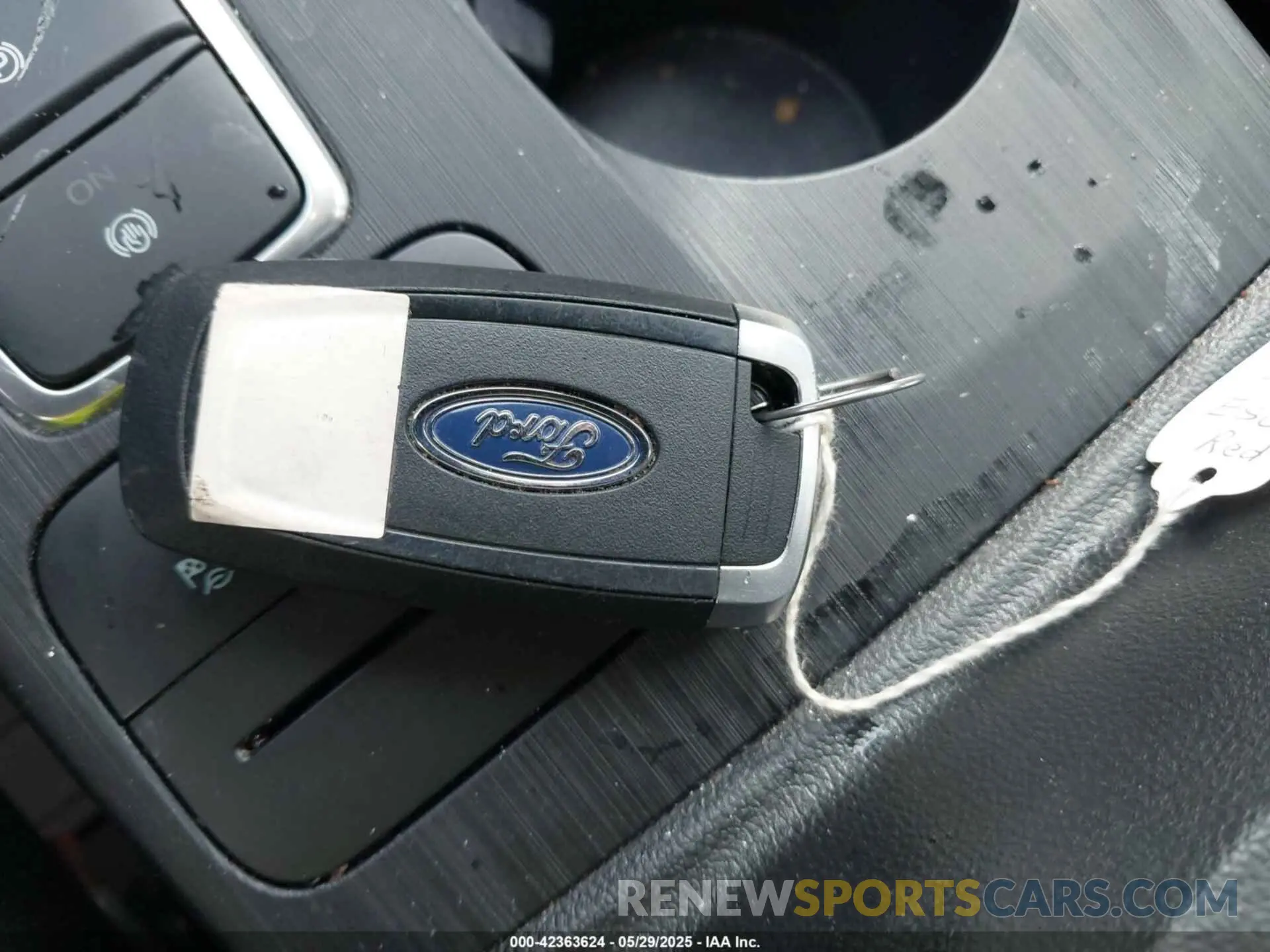 11 Photograph of a damaged car 1FMCU0H62NUA53837 FORD ESCAPE 2022
