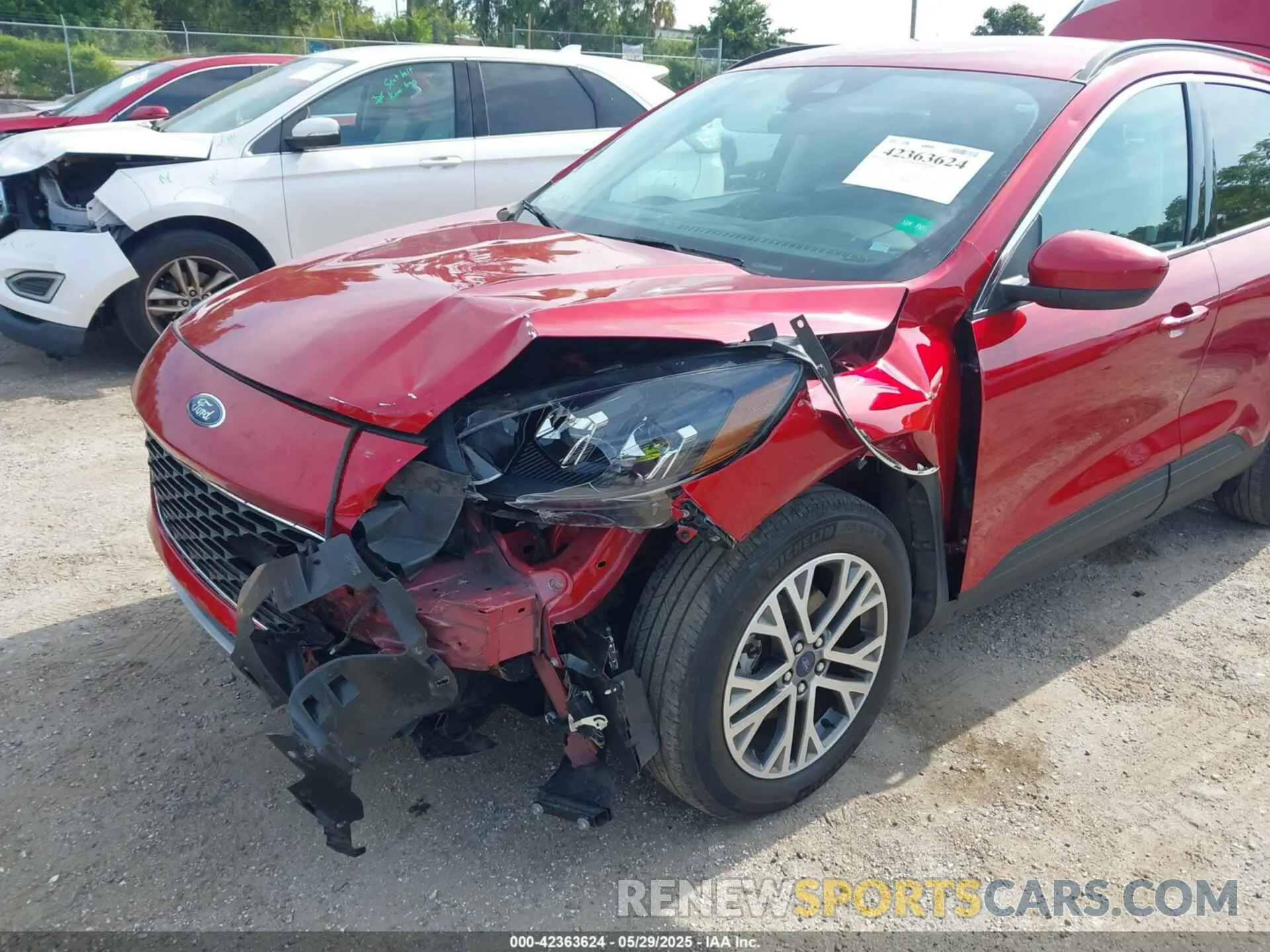 6 Photograph of a damaged car 1FMCU0H62NUA53837 FORD ESCAPE 2022