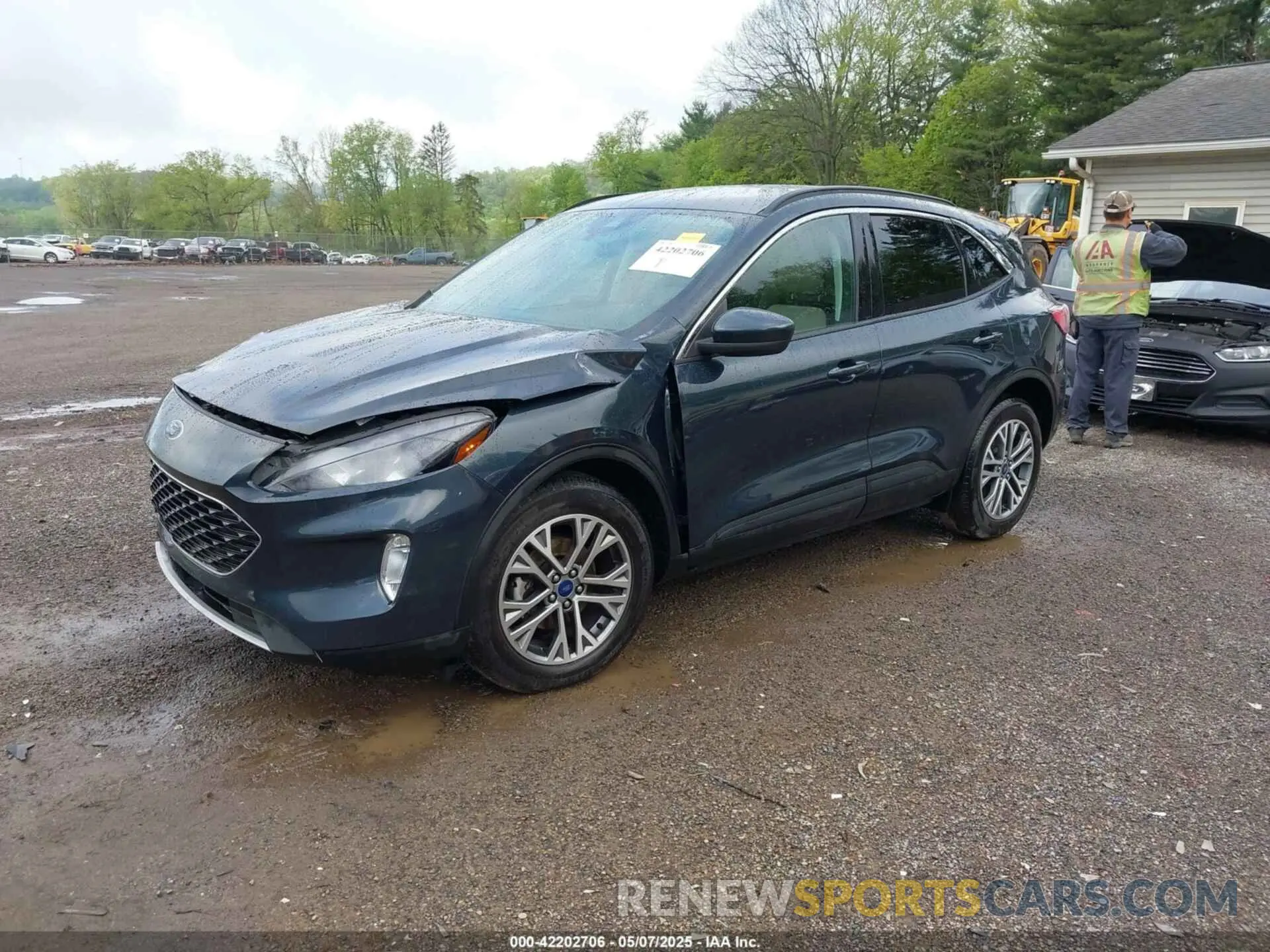 2 Photograph of a damaged car 1FMCU0H62NUB84864 FORD ESCAPE 2022