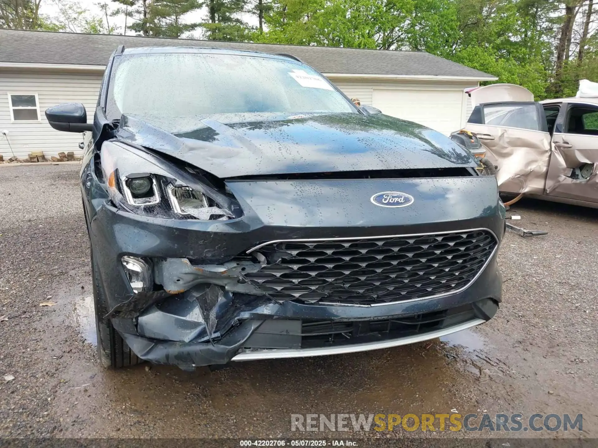 6 Photograph of a damaged car 1FMCU0H62NUB84864 FORD ESCAPE 2022