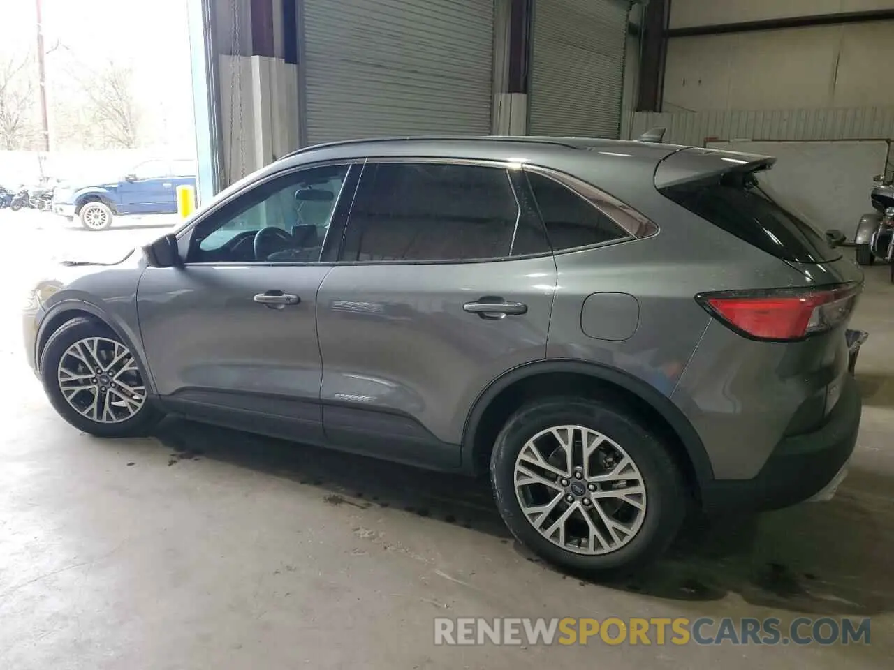 2 Photograph of a damaged car 1FMCU0H63NUB17741 FORD ESCAPE 2022
