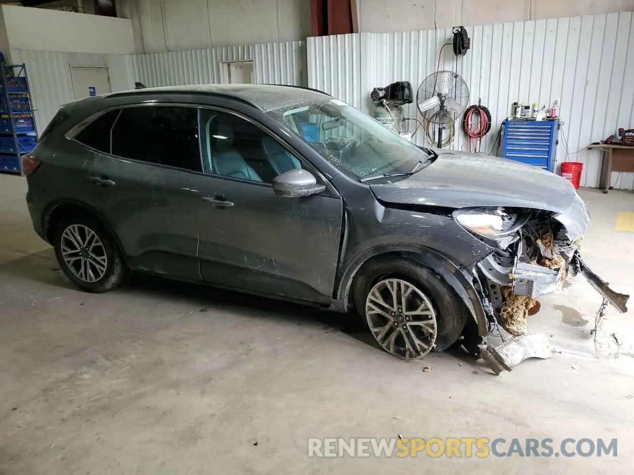 4 Photograph of a damaged car 1FMCU0H63NUB17741 FORD ESCAPE 2022