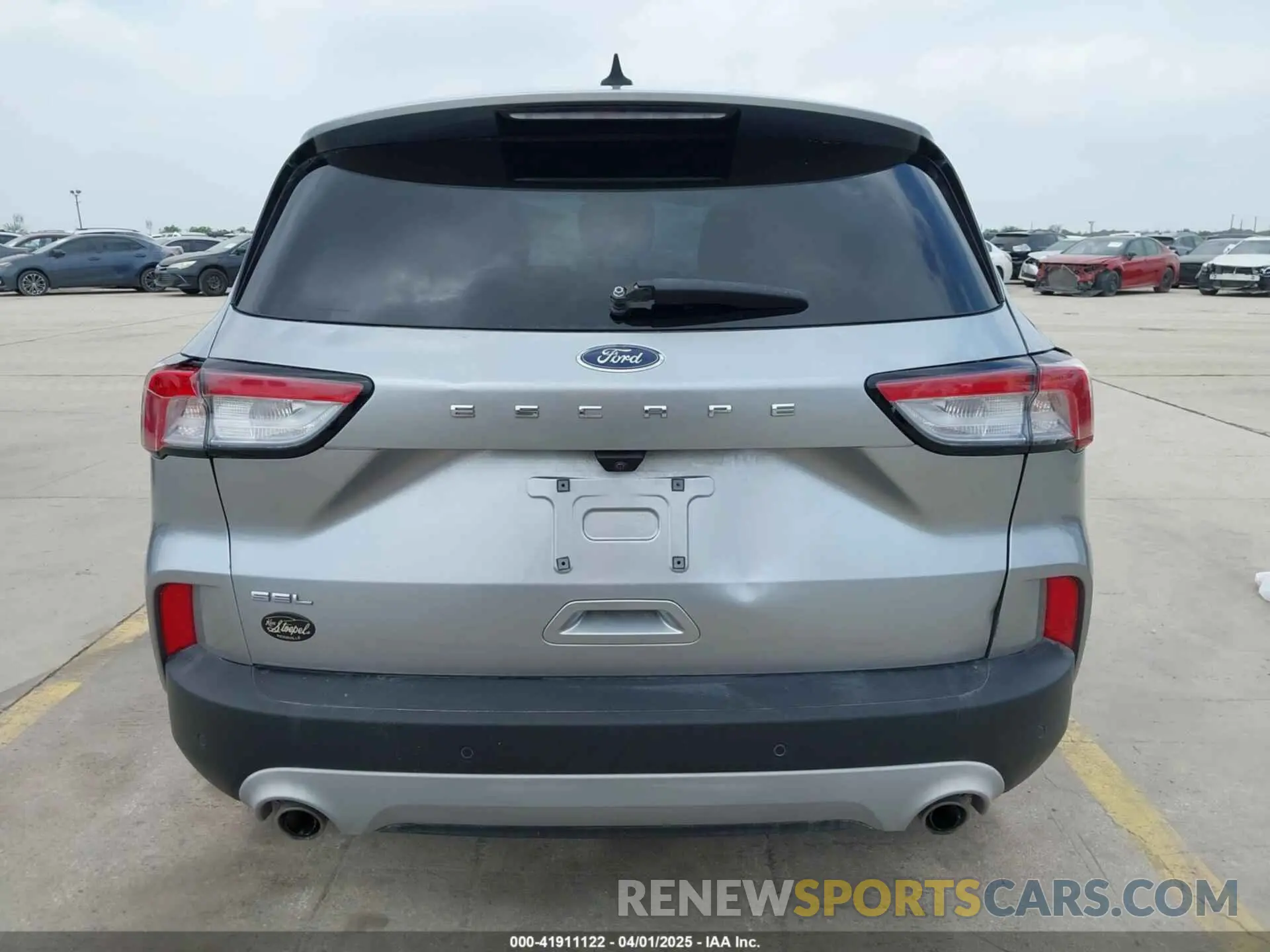 16 Photograph of a damaged car 1FMCU0H64NUA09189 FORD ESCAPE 2022