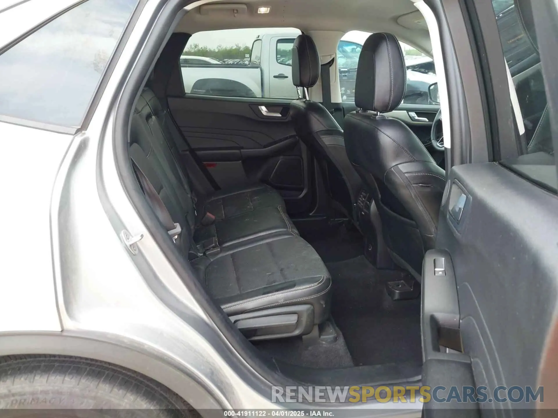 8 Photograph of a damaged car 1FMCU0H64NUA09189 FORD ESCAPE 2022