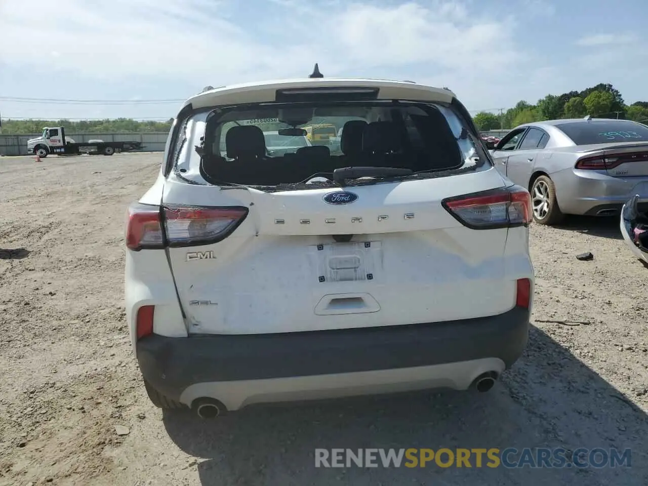 6 Photograph of a damaged car 1FMCU0H64NUB09454 FORD ESCAPE 2022