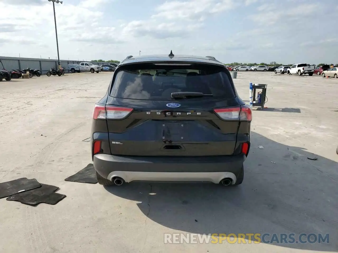 6 Photograph of a damaged car 1FMCU0H64NUB93775 FORD ESCAPE 2022