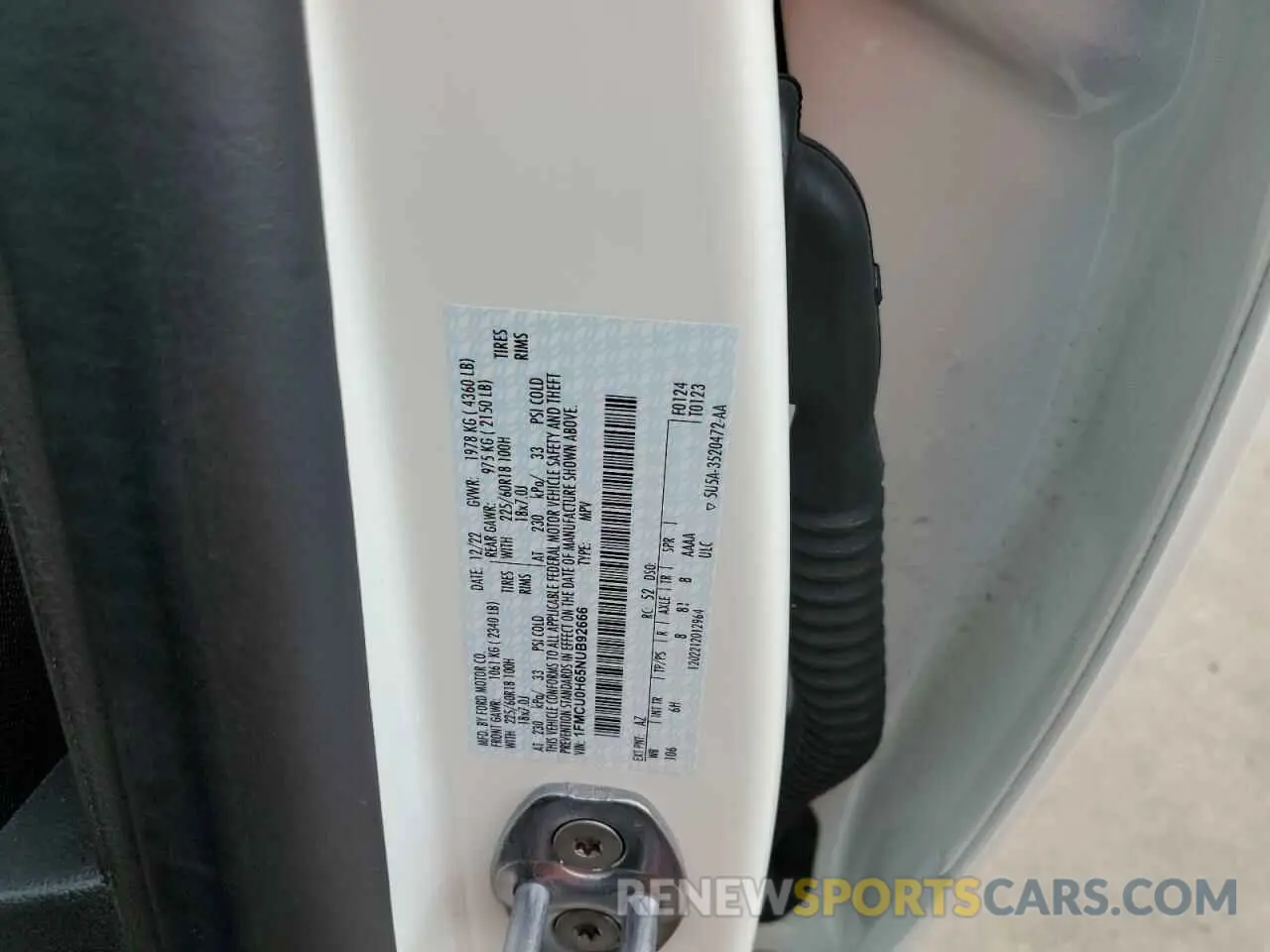 13 Photograph of a damaged car 1FMCU0H65NUB92666 FORD ESCAPE 2022