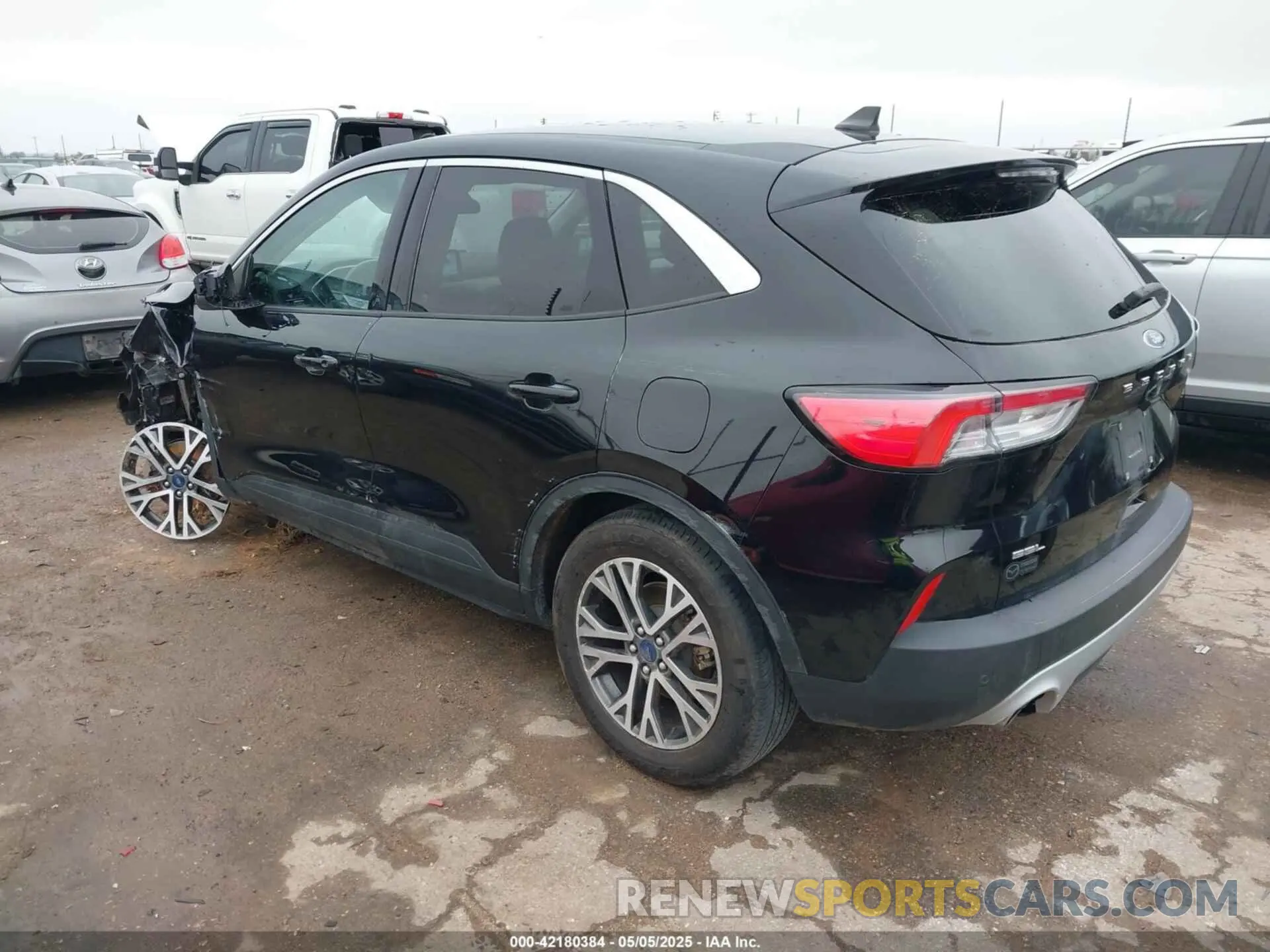 3 Photograph of a damaged car 1FMCU0H66NUA67126 FORD ESCAPE 2022