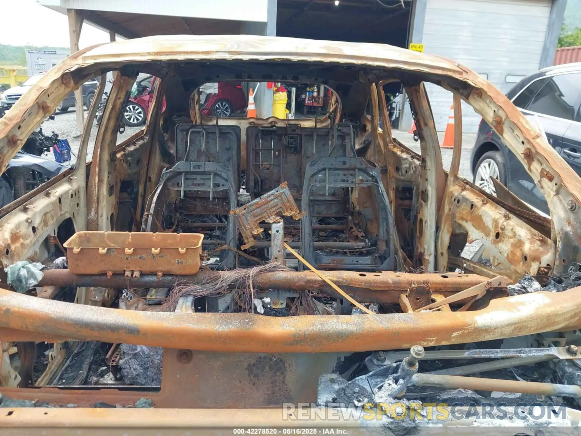 12 Photograph of a damaged car 1FMCU0H66NUA84198 FORD ESCAPE 2022