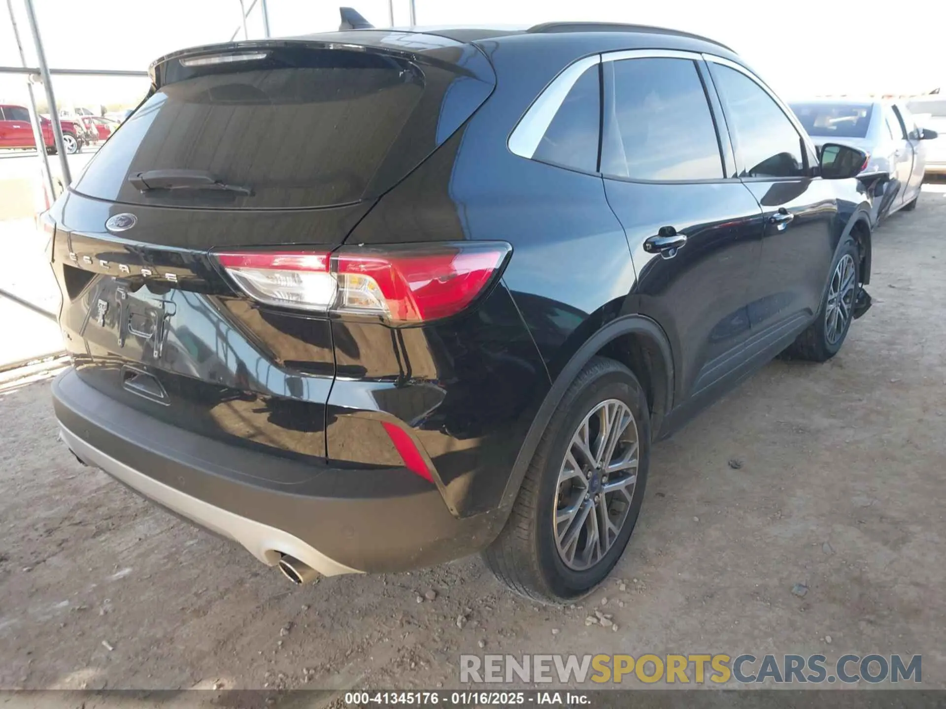 4 Photograph of a damaged car 1FMCU0H67NUA10269 FORD ESCAPE 2022
