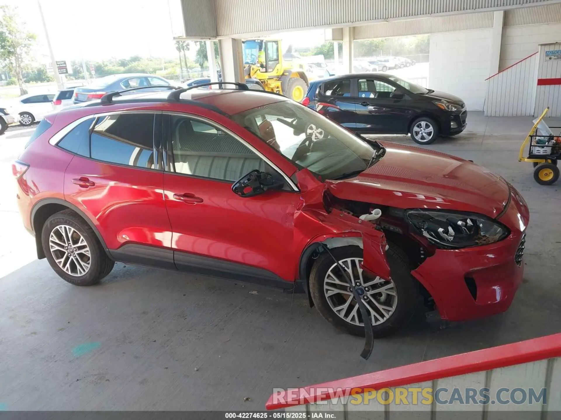 13 Photograph of a damaged car 1FMCU0H67NUA82153 FORD ESCAPE 2022