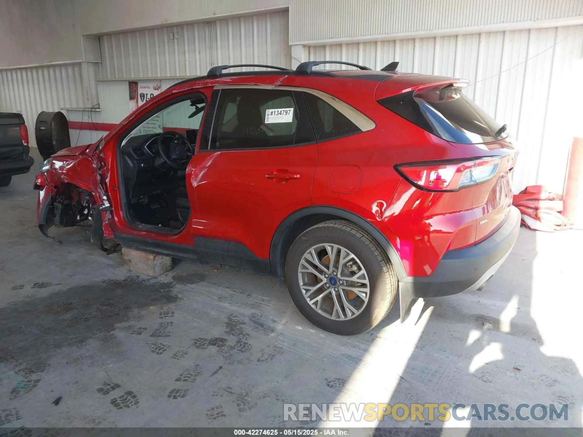 3 Photograph of a damaged car 1FMCU0H67NUA82153 FORD ESCAPE 2022