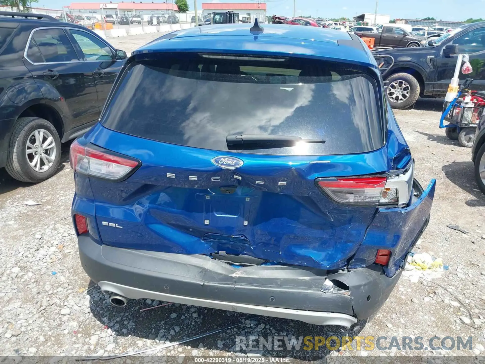 16 Photograph of a damaged car 1FMCU0H67NUB80874 FORD ESCAPE 2022