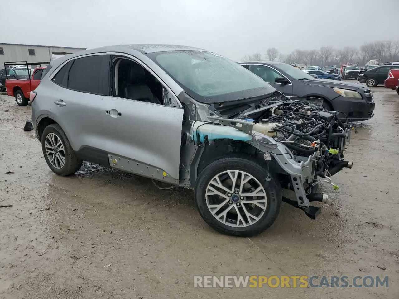 4 Photograph of a damaged car 1FMCU0H68NUA70609 FORD ESCAPE 2022