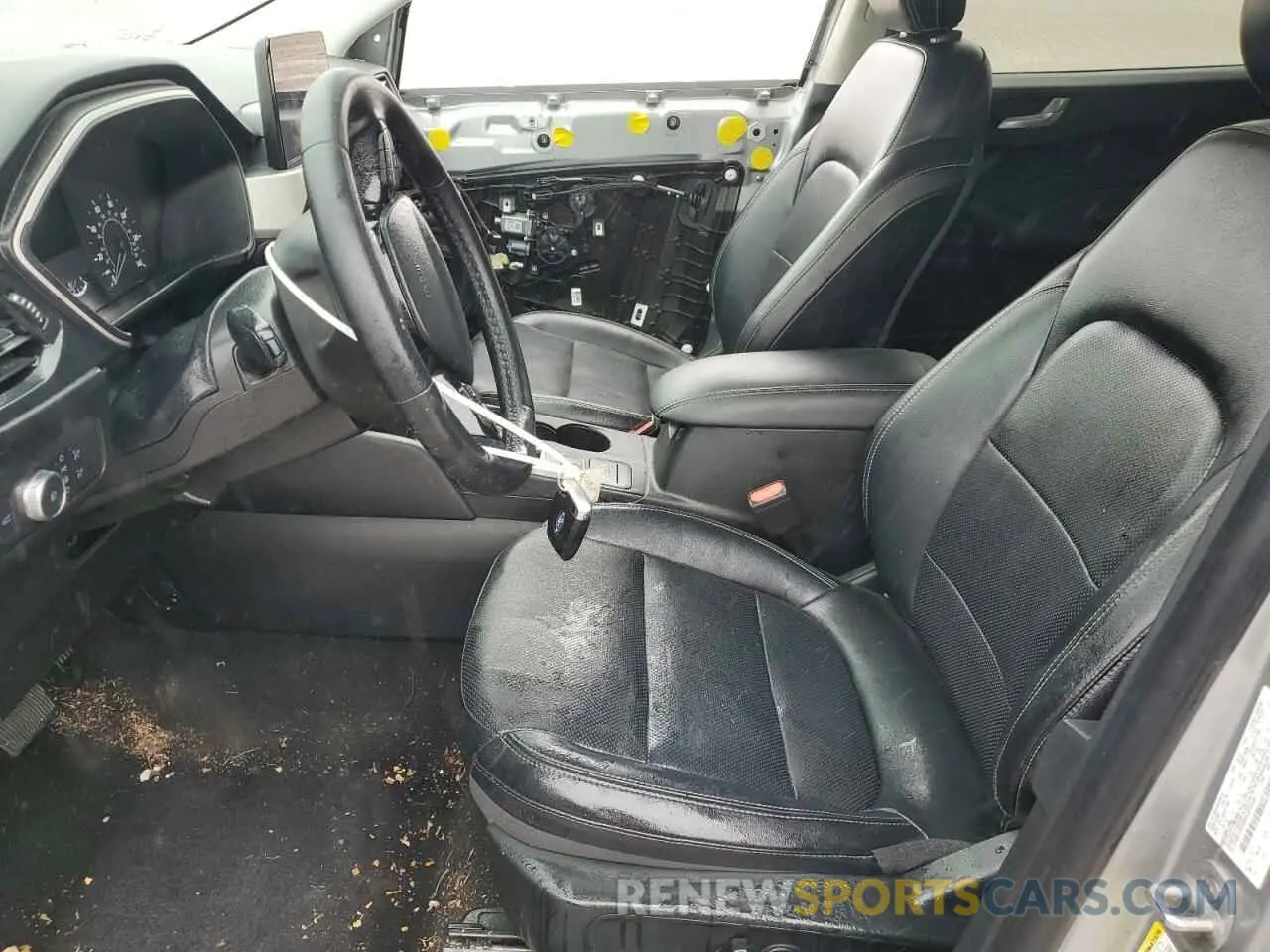 7 Photograph of a damaged car 1FMCU0H68NUA70609 FORD ESCAPE 2022