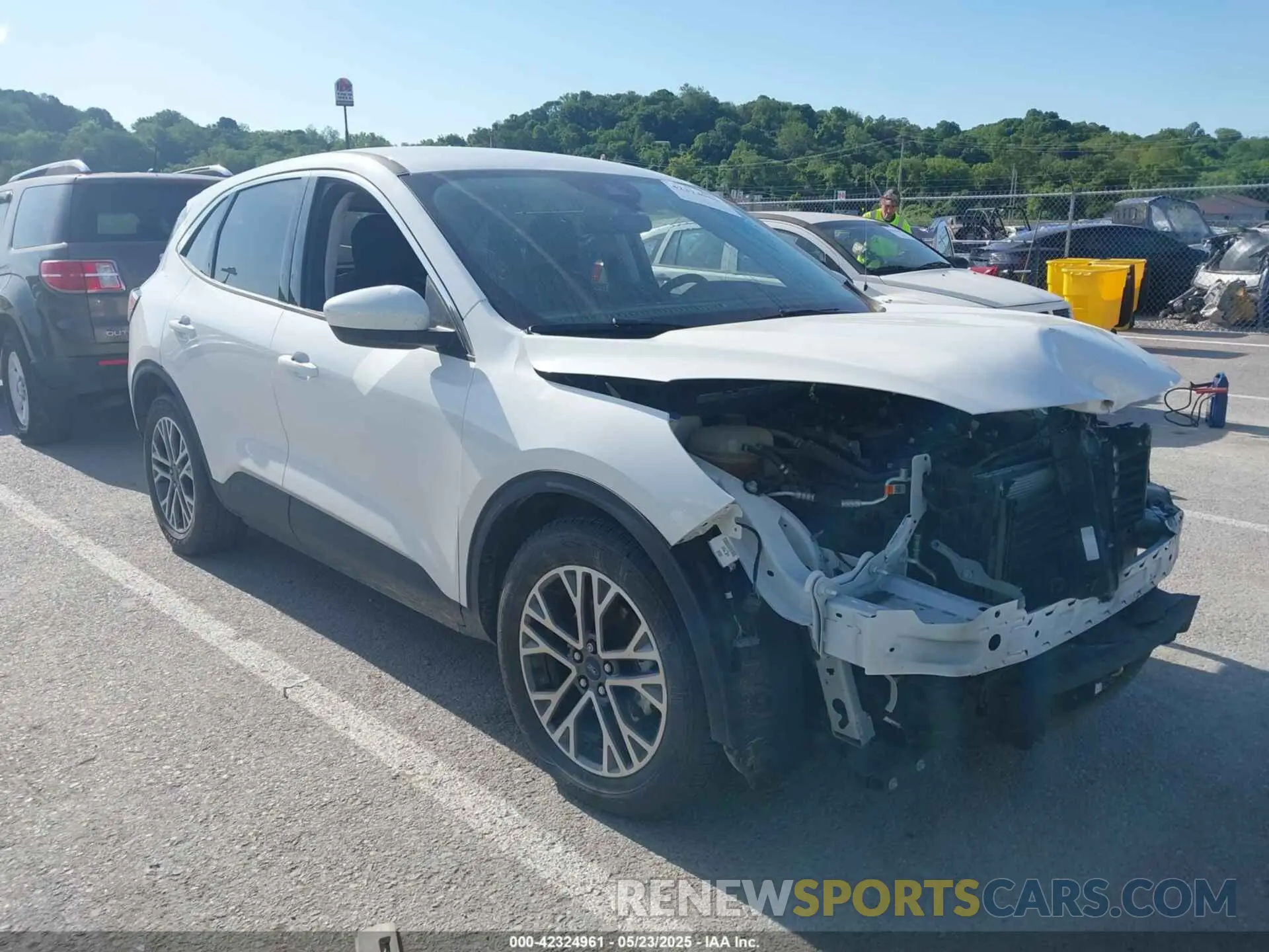 1 Photograph of a damaged car 1FMCU0H69NUA38851 FORD ESCAPE 2022