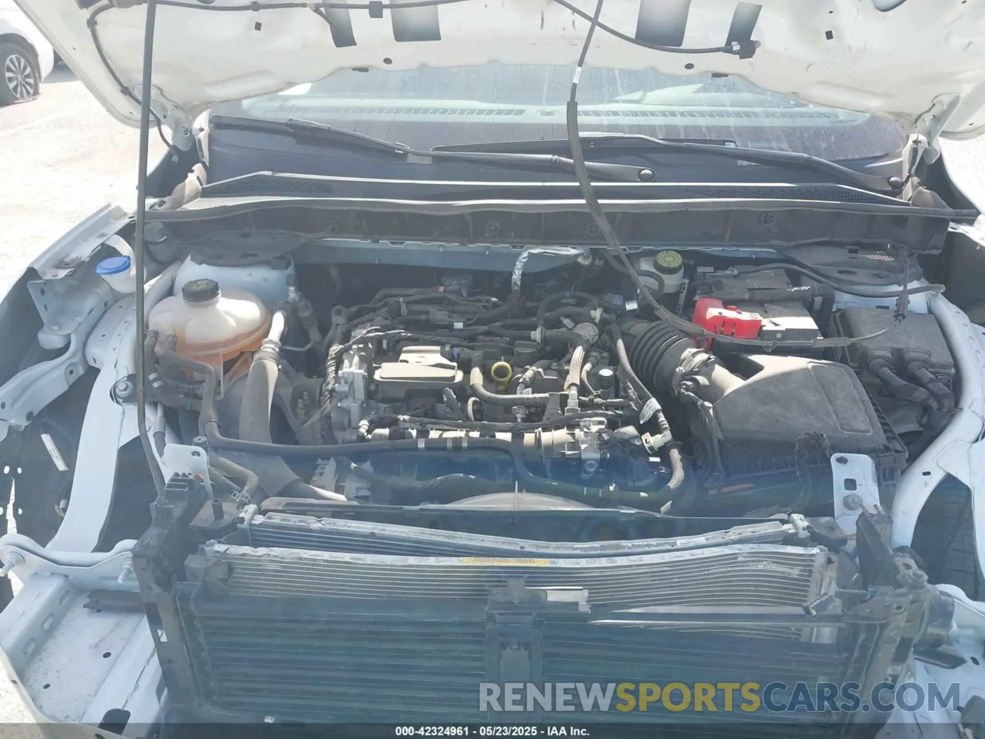 10 Photograph of a damaged car 1FMCU0H69NUA38851 FORD ESCAPE 2022
