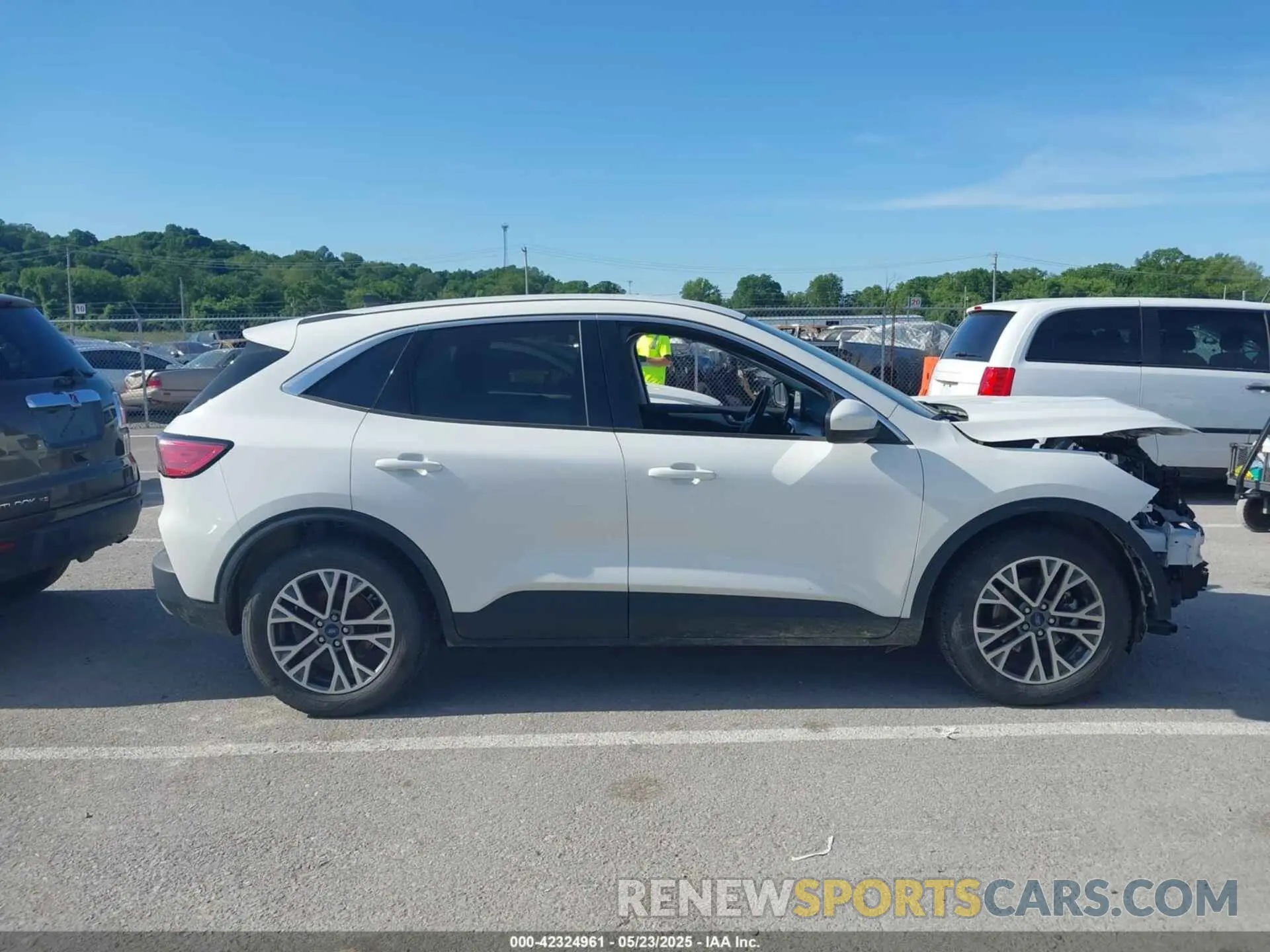12 Photograph of a damaged car 1FMCU0H69NUA38851 FORD ESCAPE 2022