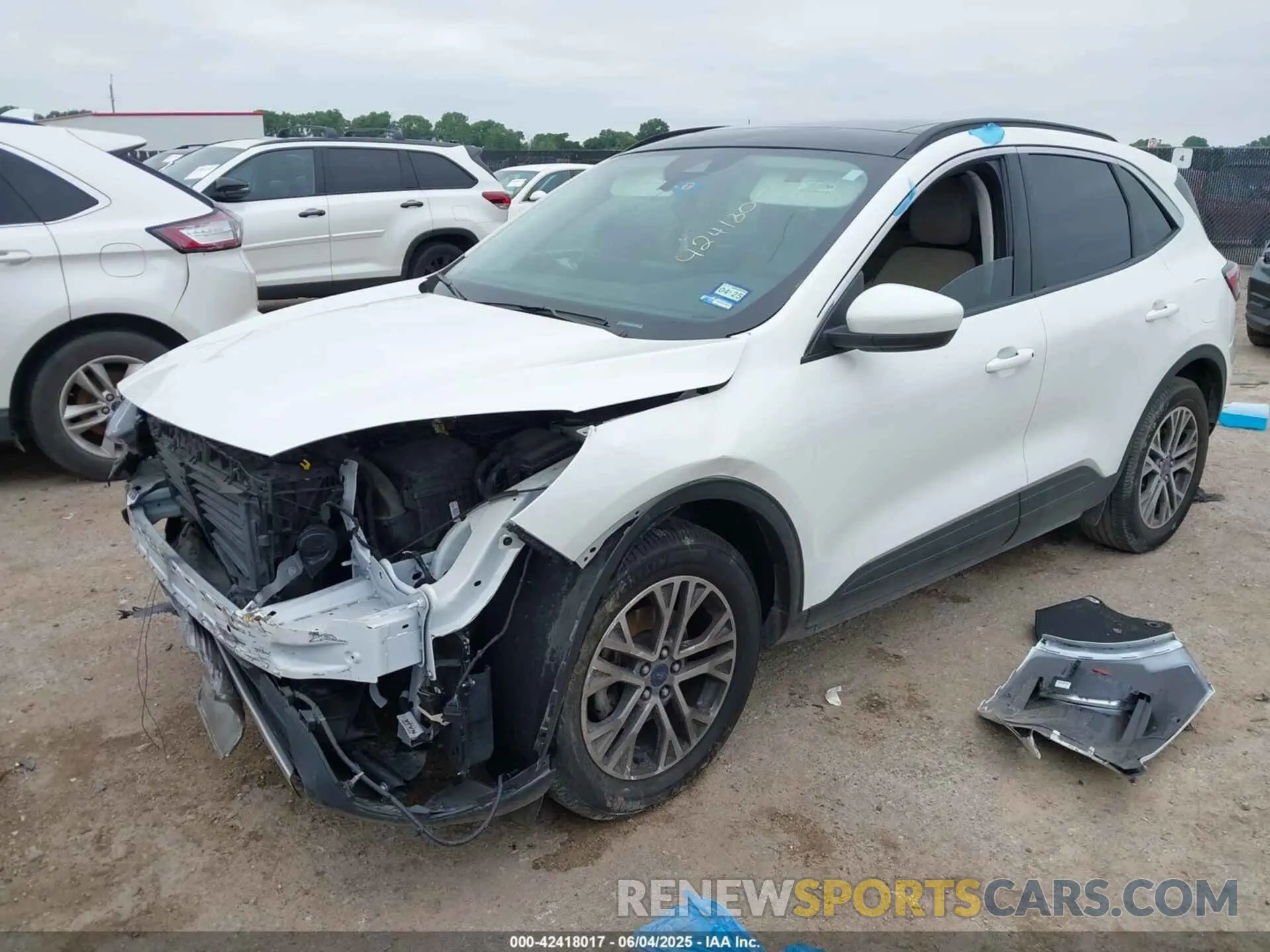 2 Photograph of a damaged car 1FMCU0H69NUB34091 FORD ESCAPE 2022