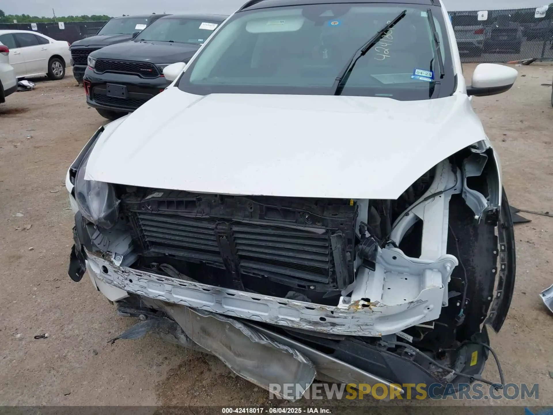 6 Photograph of a damaged car 1FMCU0H69NUB34091 FORD ESCAPE 2022