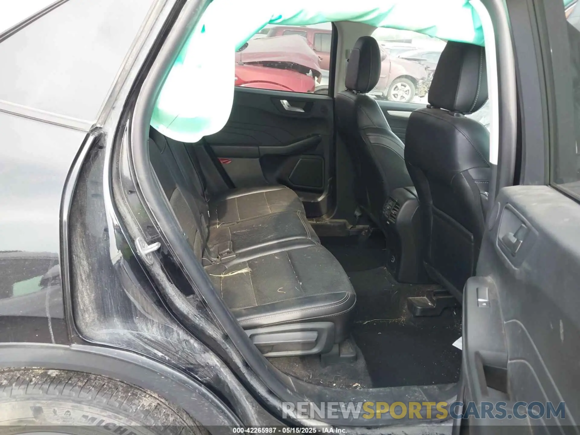 8 Photograph of a damaged car 1FMCU0H69NUB37900 FORD ESCAPE 2022