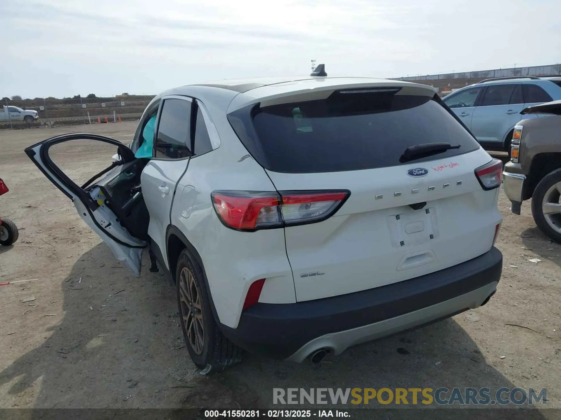 3 Photograph of a damaged car 1FMCU0H6XNUA06474 FORD ESCAPE 2022