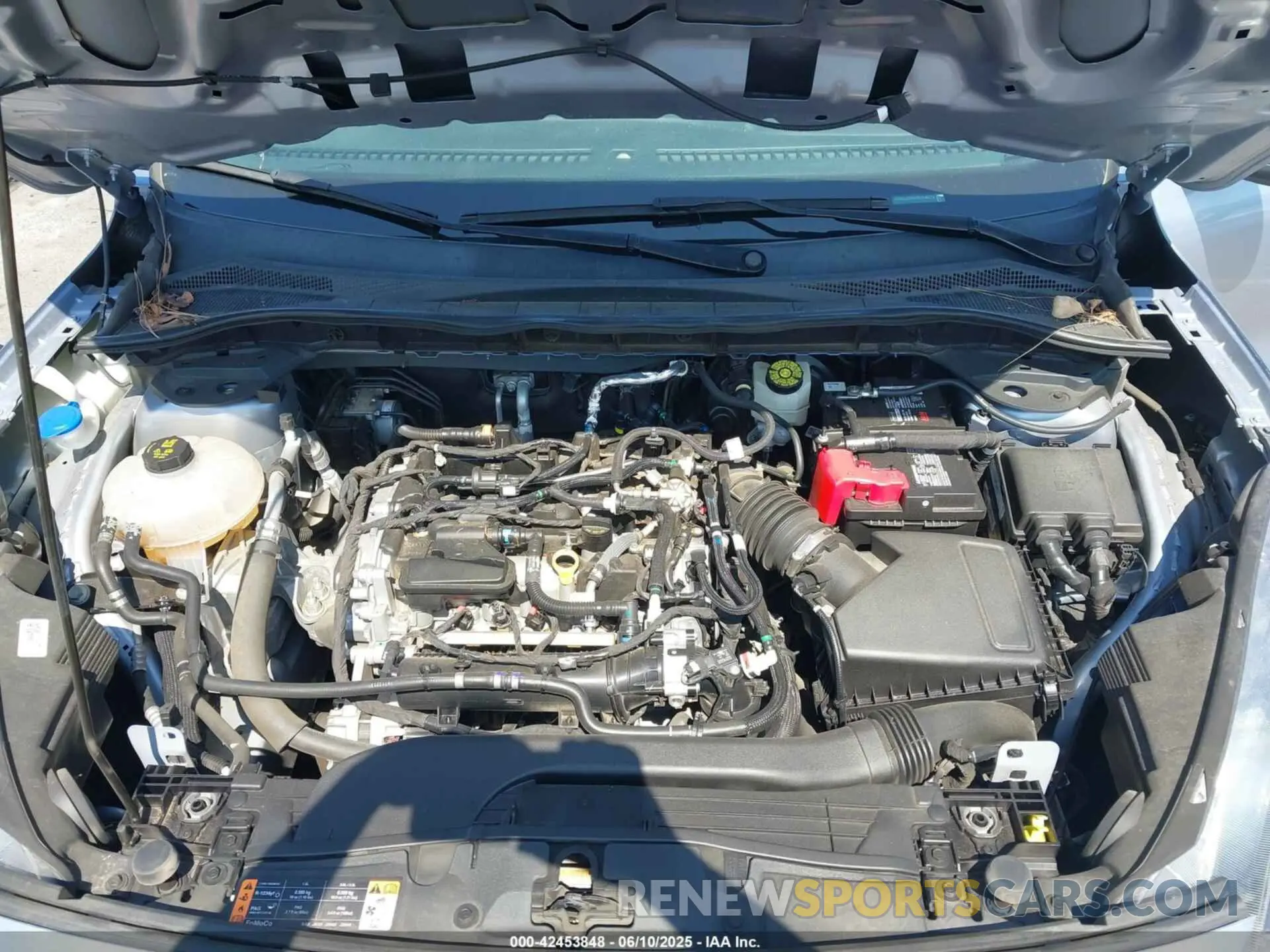 10 Photograph of a damaged car 1FMCU0H6XNUA46215 FORD ESCAPE 2022