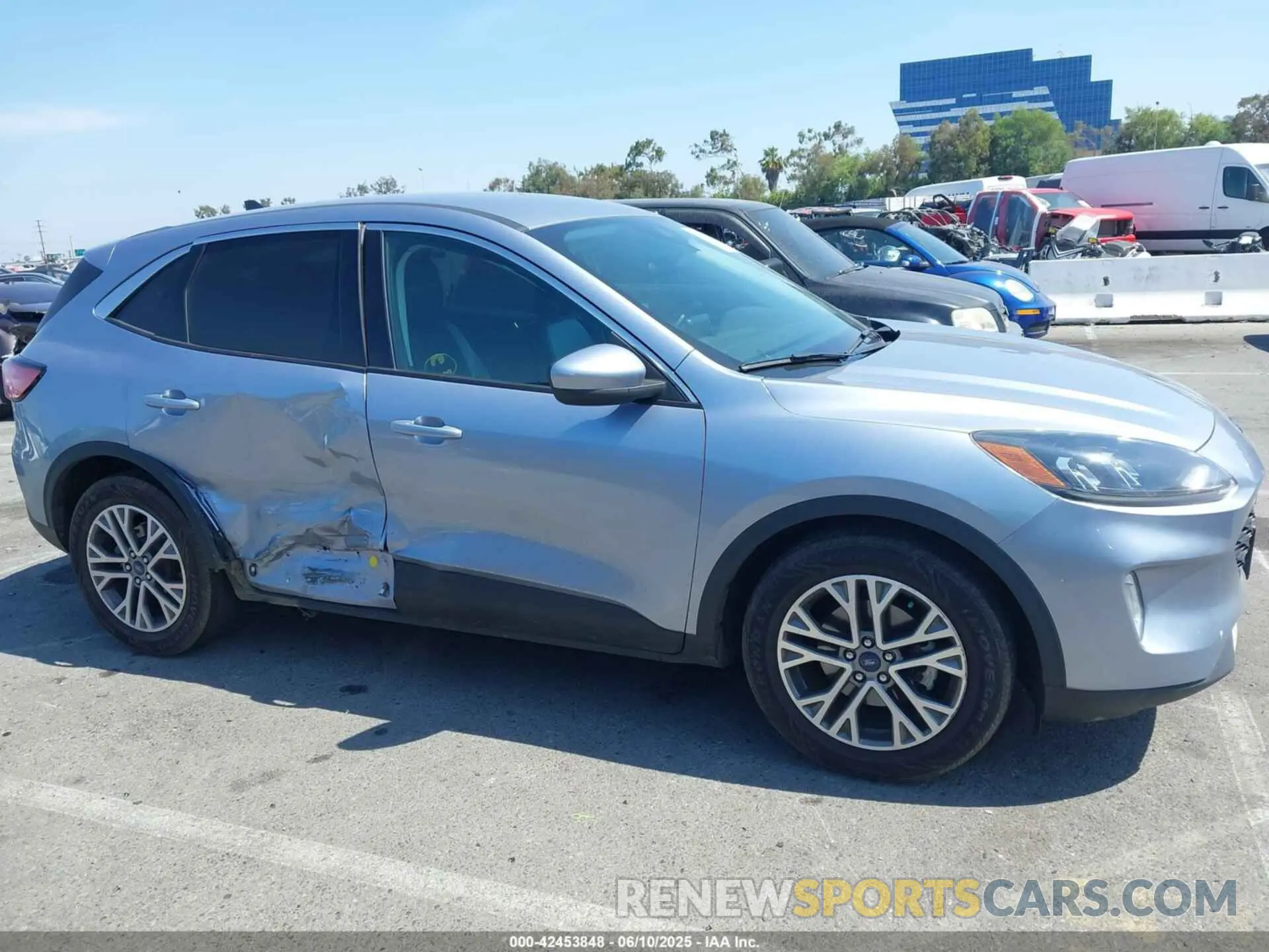 13 Photograph of a damaged car 1FMCU0H6XNUA46215 FORD ESCAPE 2022