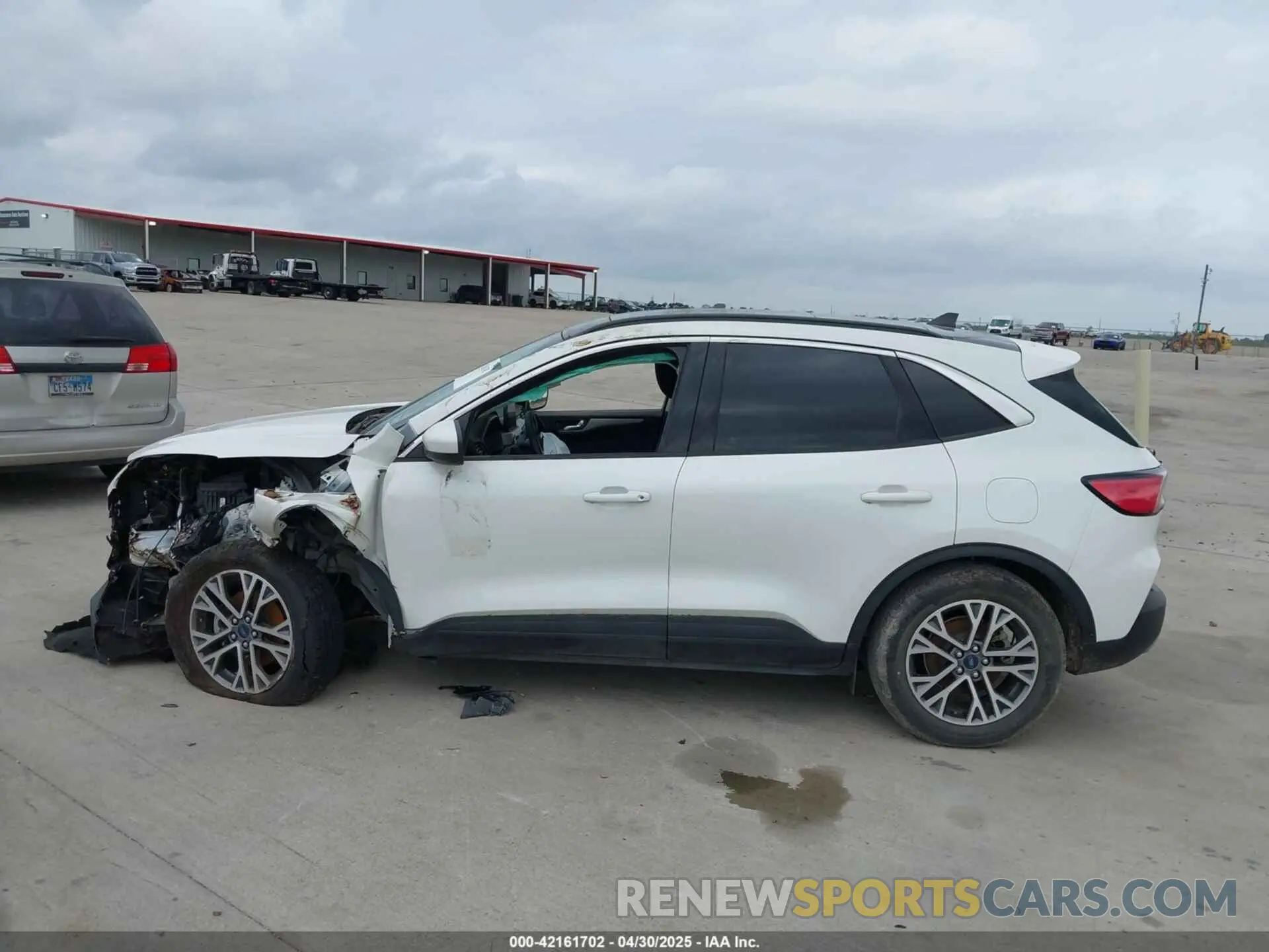 13 Photograph of a damaged car 1FMCU0H6XNUA83488 FORD ESCAPE 2022