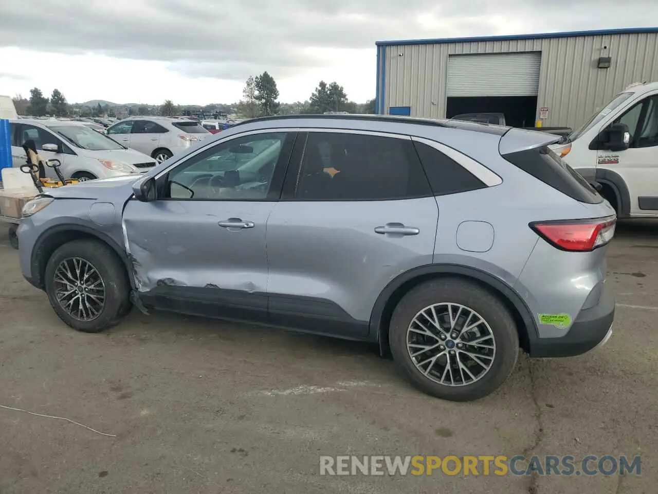 2 Photograph of a damaged car 1FMCU0KZ0NUA24775 FORD ESCAPE 2022
