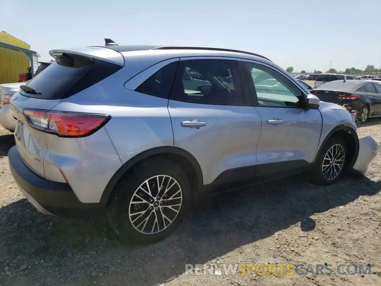 3 Photograph of a damaged car 1FMCU0KZ4NUB79734 FORD ESCAPE 2022