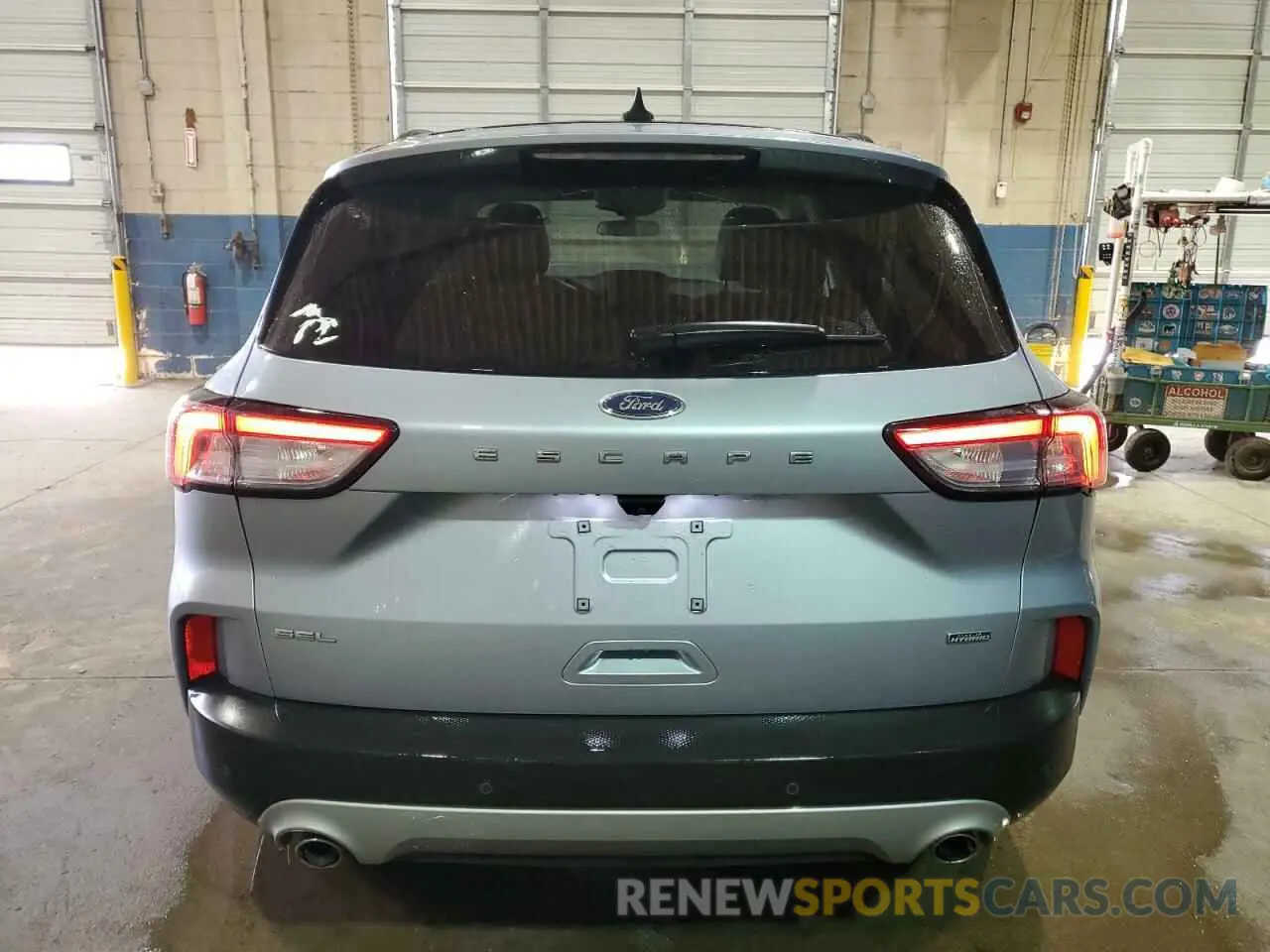 6 Photograph of a damaged car 1FMCU0KZ5NUB70069 FORD ESCAPE 2022
